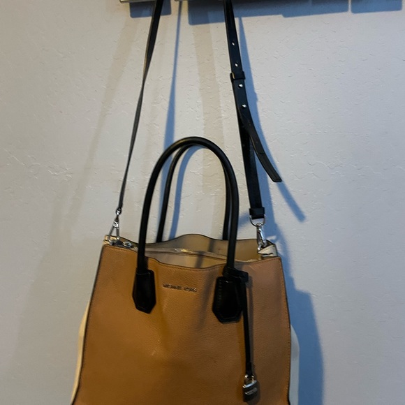 Michael Kors purse - Picture 6 of 8